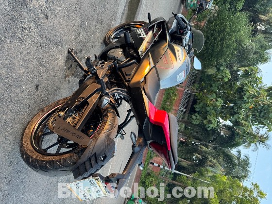 CF MOTO 300SR